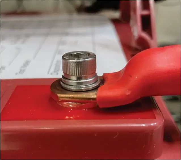 DAKOTA LITHIUM VERSION 1.0 12V 10 Amp LiFePO4 Deep Cycle Battery - a2