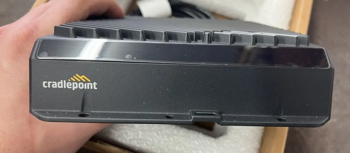 Cradlepoint R920 Series Ruggedized Router Endpoints Instruction Manual