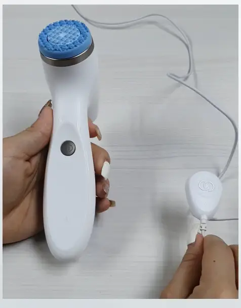 ageLOC-LumiSpa-Essential-Facial-Cleansing-Kit-FIG- (12)