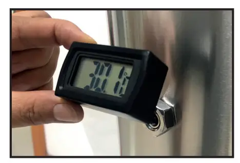 Instructions for use of digital thermometer