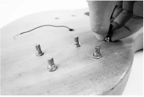 Harley-Benton-255975-DC-Style-Electric-Guitar-Kit-fig- (10)