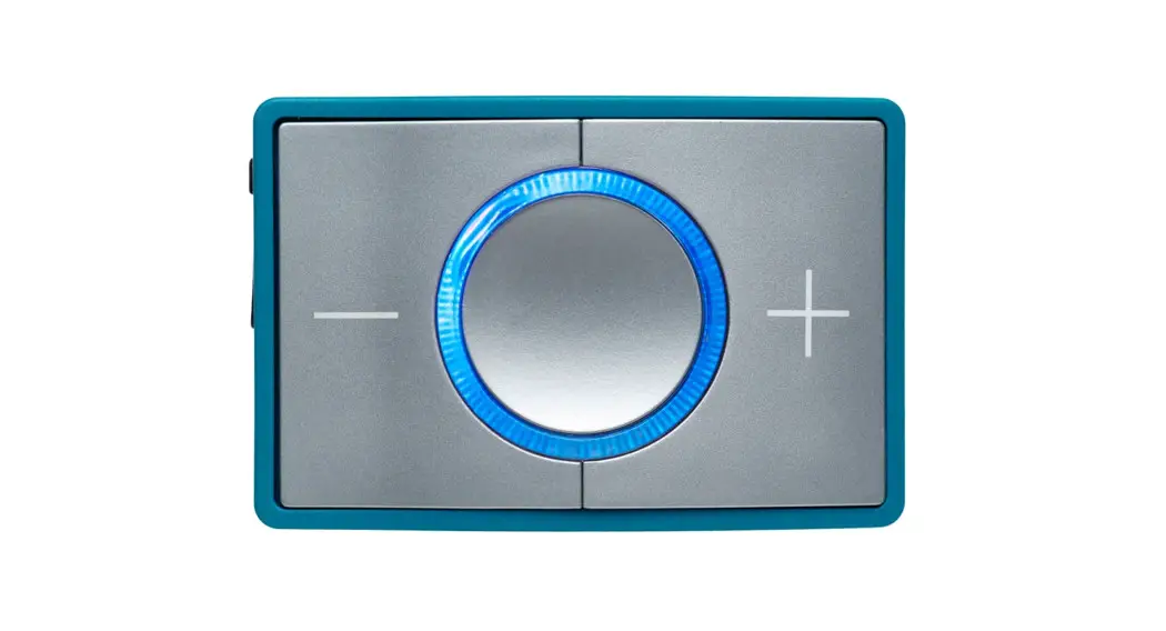 Peiker Cee Ceecoach M-11 Duo Kit Bordeaux User Manual Peiker Cee Ceecoach M-11 Duo Kit Bordeaux User Manual