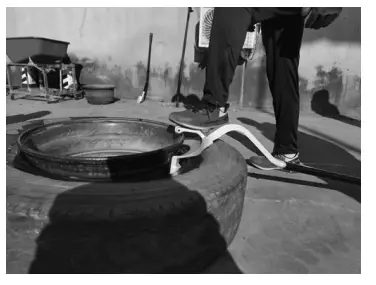 MADDOX 58758 Manual Truck Tire Changer - Tire