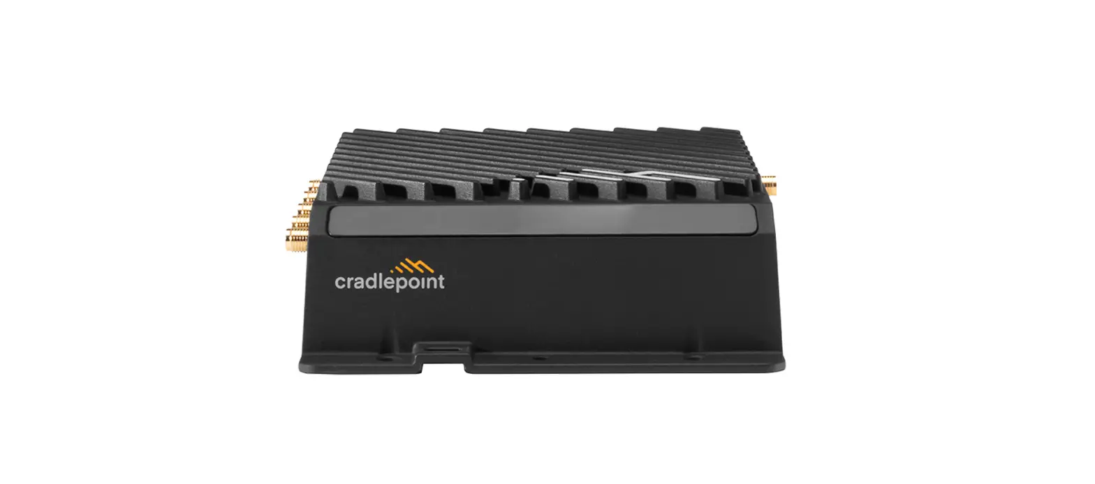 Cradlepoint R920 Series Ruggedized Router User Guide