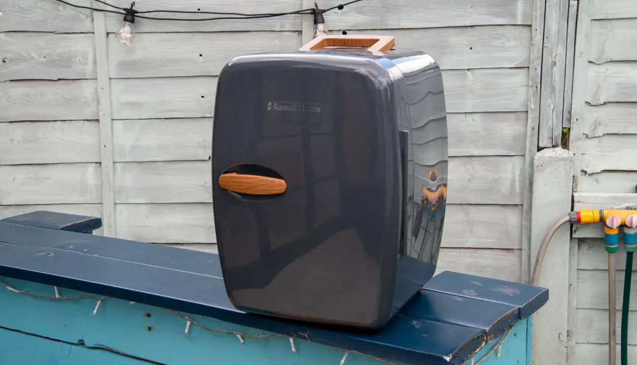 Deskchiller Dc4r Mini Thermoelectric Cooler And Warmer Fridge Instruction Manual