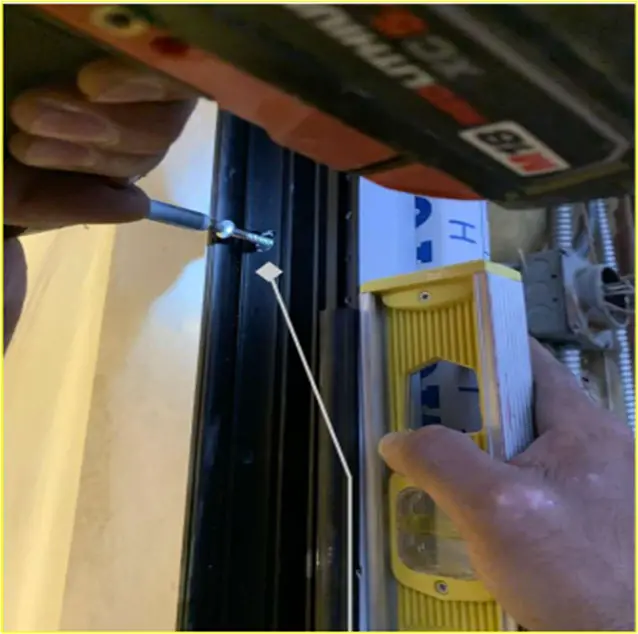 ERIS-HOME-PRODUCTS-Eris-Aluminum-Bifold-Door-7