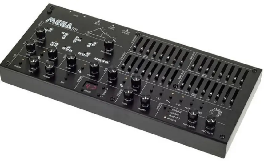 twisted-electrons-MEGAfm-MKII-FM-Synthesizer-product