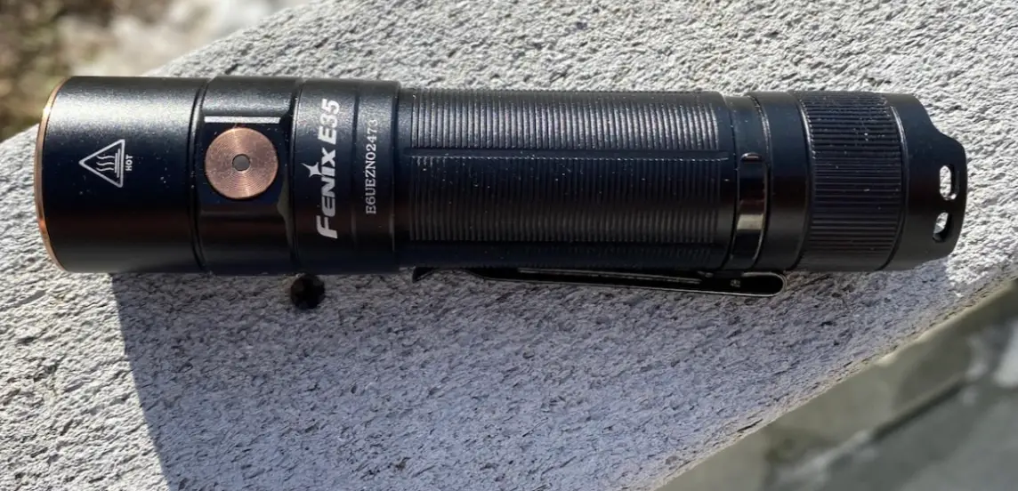 Fenix E35 V3.0 Flashlight User Manual Fenix E35 V3.0 Flashlight User Manual