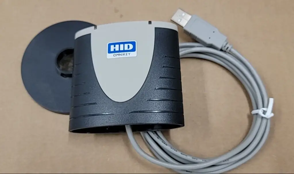 Hid Plt-02395 Omnikey Smart Card Readers Installation Guide Hid Plt-02395 Omnikey Smart Card Readers Installation Guide