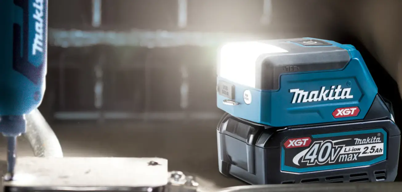 Makita Dml817 Led Cordless Worklight Instruction Manual Makita Dml817 Led Cordless Worklight Instruction Manual