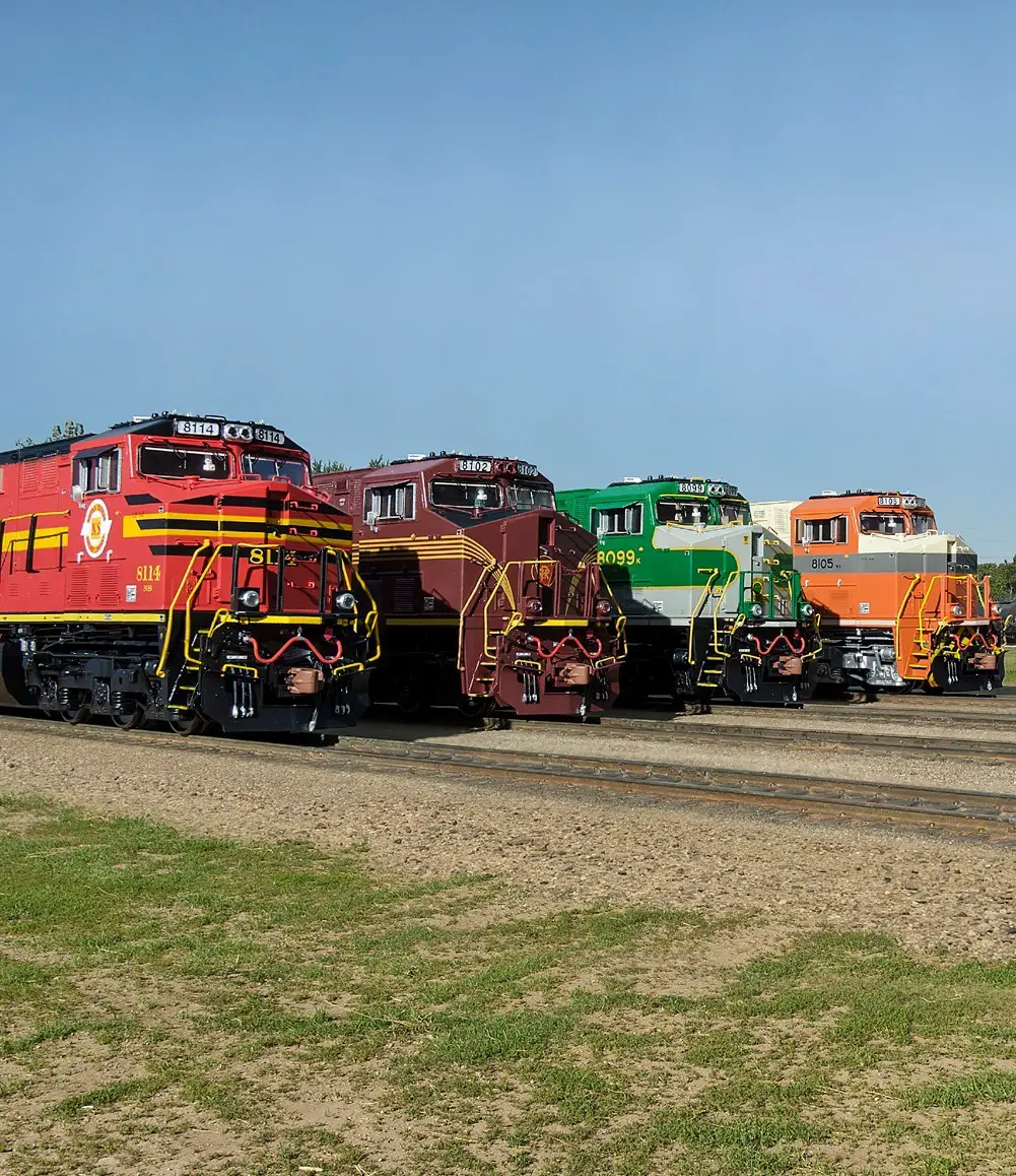 SCALE TRAINS Rivet Counter ES44 Locomotive - Rivet