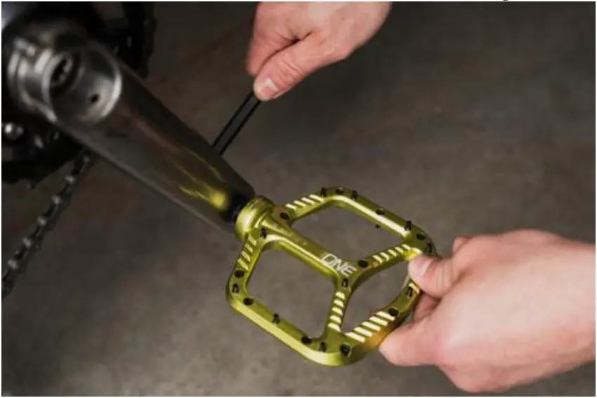 OneUp Components Aluminum Flat Pedals - INSTALL PEDAL