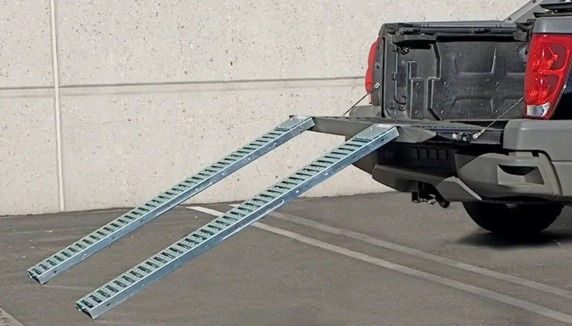 Haul-master 44649 Steel Loading Ramps Owner's Manual Haul-master 44649 Steel Loading Ramps Owner's Manual